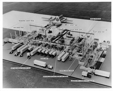 Flying Tiger Cargo Airline 1961 Press Photo Canadair CL-44 Model Plant *P175c