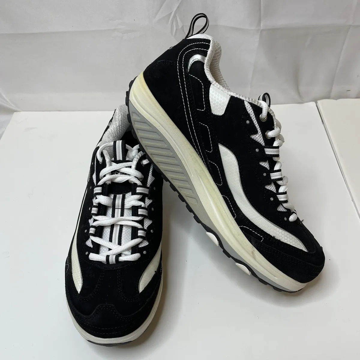 Ny mening Brug for Væsen Skechers Shape-Ups Women's Sneakers 9 Black White Walking Shoes | eBay