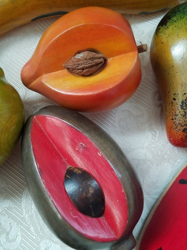 Set of 9 Vintage Carved Wood Fruit Pieces Retro Decor Folk Art Fruit Basket - Picture 5 of 5