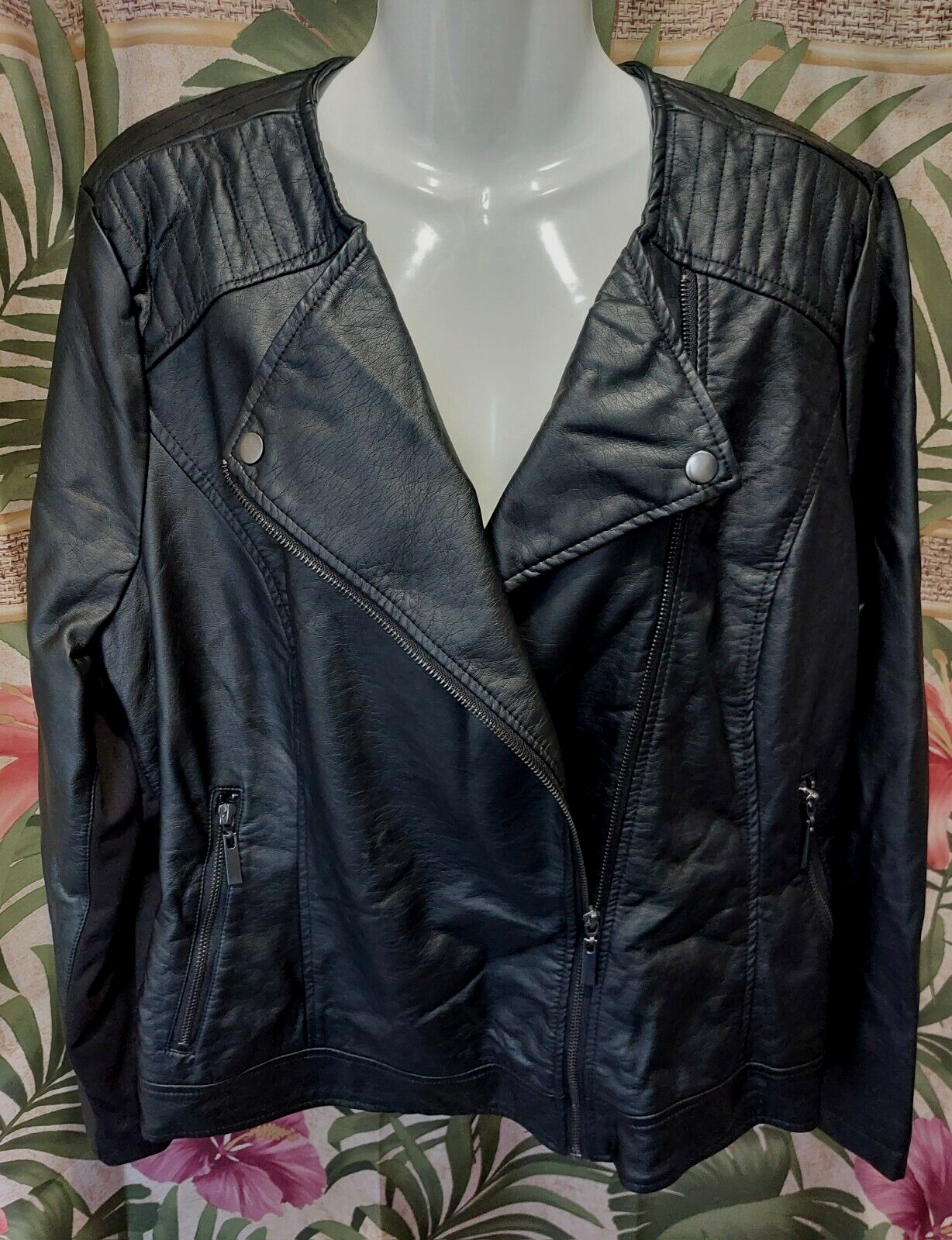 EVRI Black Moto Jacket with Asymmetrical Collar and Pockets in XL or 1X