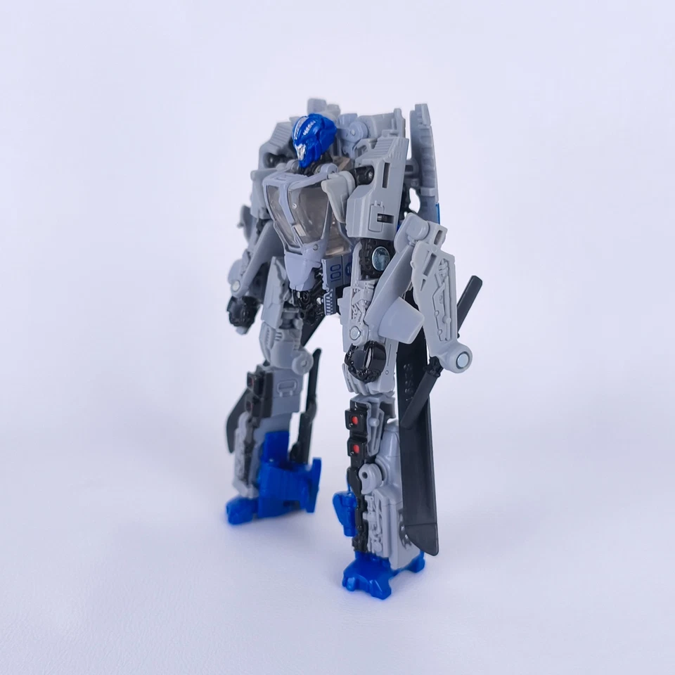Transformers Dropkick Complete SS-22 Studio Series Deluxe Class - Image 2 of 4