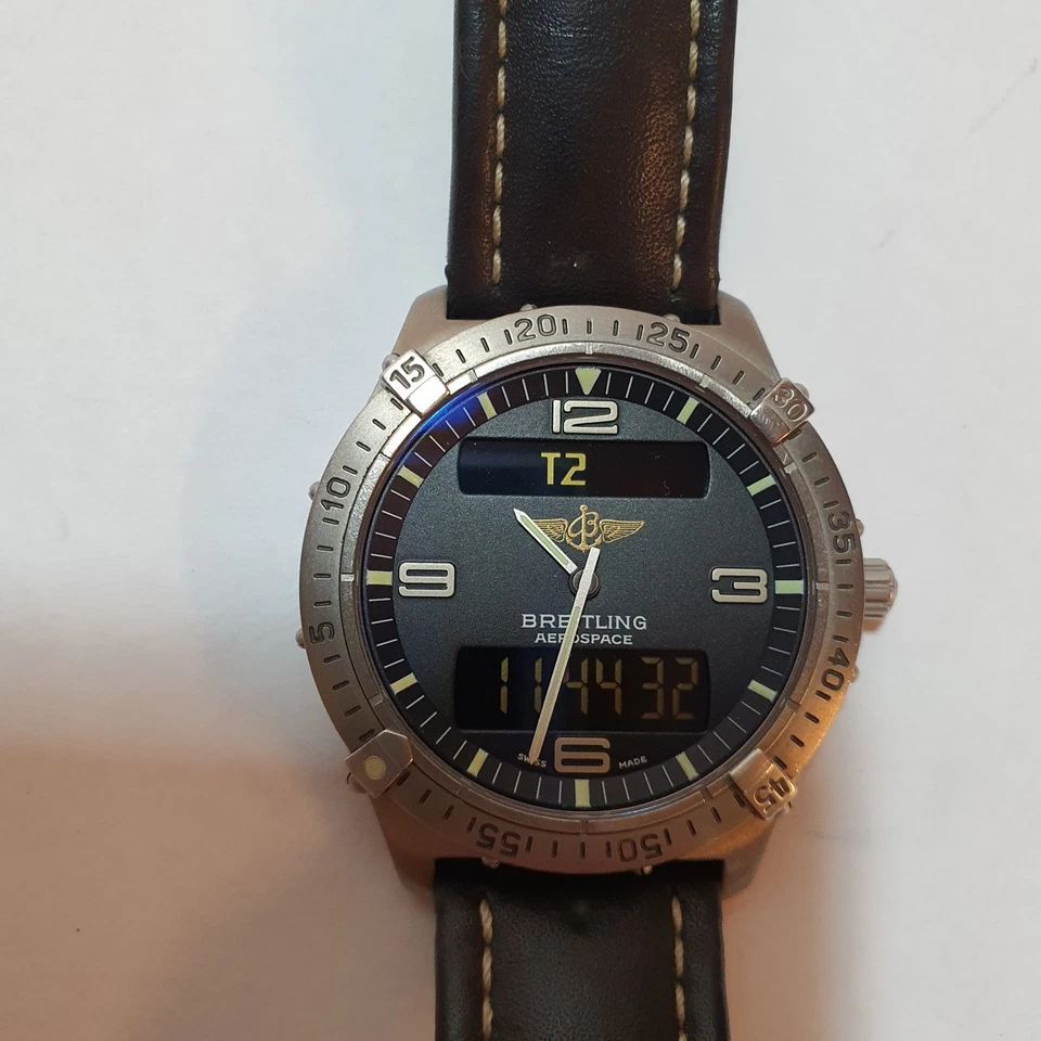 BREITLING AEROSPACE TITANIUM WATCH E 56062  SWISS MADE EXCELLENT CONDITION  - image 4 of 4