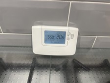 HONEYWELL CM927 PROGRAMMABLE ROOM STAT WIRELESS Like CM921