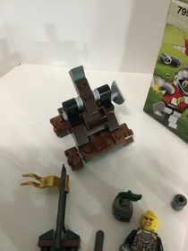 LEGO Castle 6918 Blacksmith Attack & 7950 Knights Showdown READ