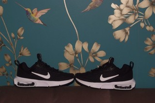 Boys NIKE AIR MAX Black Trainers Size UK3 (Eur 35.5) Excellent condition