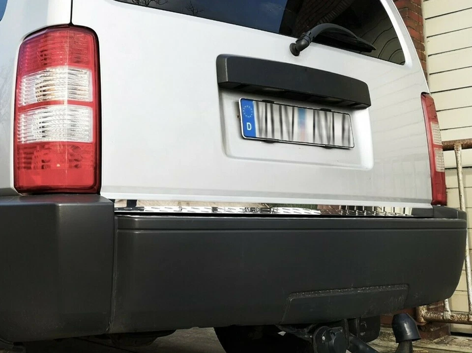 Portón trasero cromado borde inferior acero en acero para Dodge Nitro 2006-up Foto 4 de 4