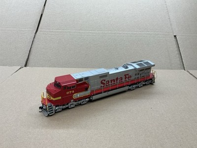 ATHEARN HO SCALE DIESELLOK C44-9W DASH 9 SANTA FE N.674 (MODERN) !