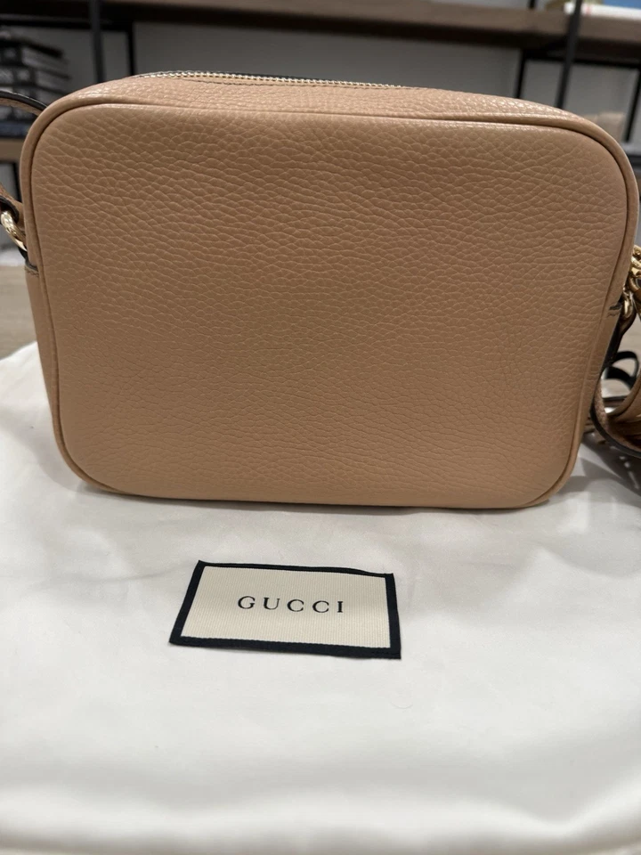 Bolsa tiracolo Gucci Soho discoteca couro bege pequena - Imagem 2 de 4