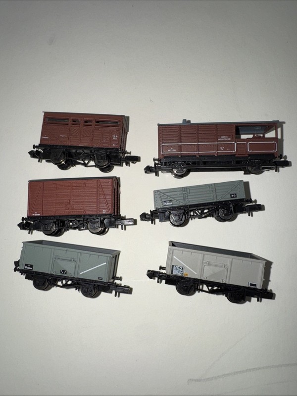 Grafar Railways N scale 6 Freight /  box cars - Set #6