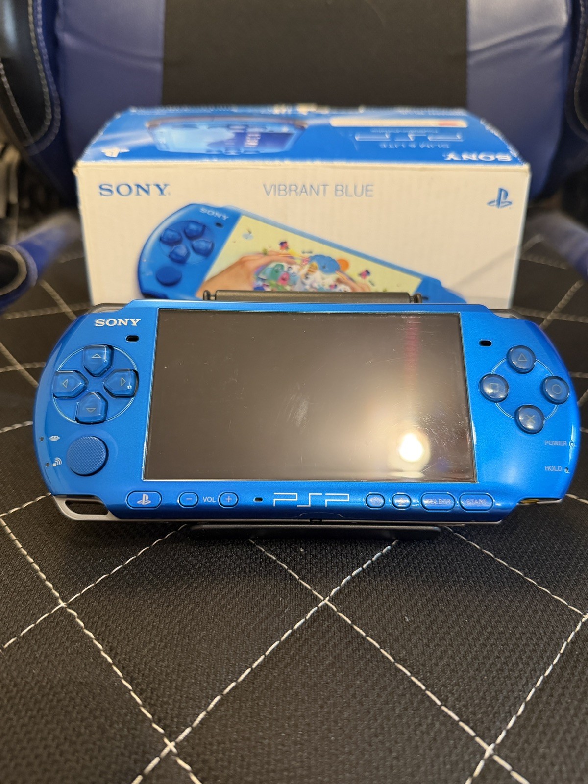 SONY PSP 3004 VIBRANT BLUE COMPLETA DI SCATOLA E CARICATORE ORIGINALE