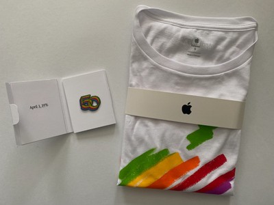 Apple 50th Anniversary Gift Set:  Ansteck-Pin und T-Shirt  in S