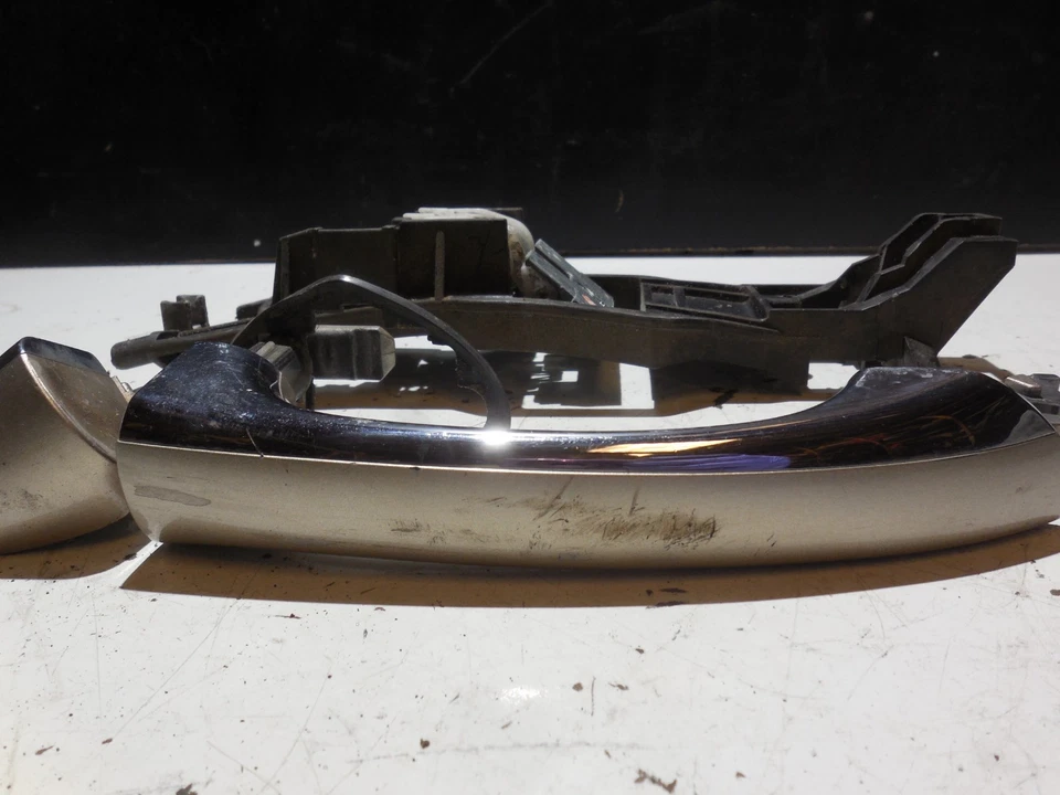 Front Right Door Exterior Door Handle Gold 01-07 Mercedes Benz W203 C230 C240 - Image 2 of 4