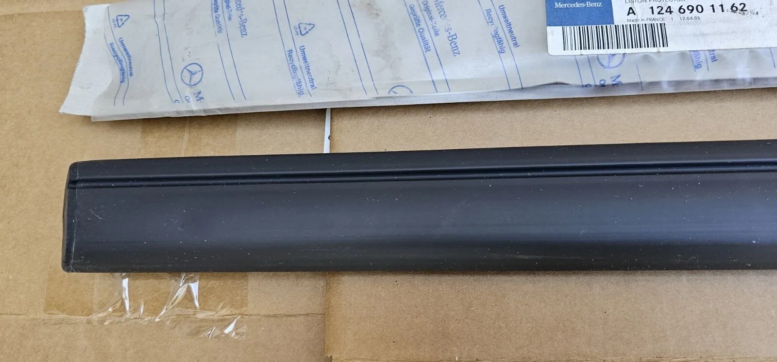 New Old Stock 1984 85 Mercedes W201 190e LH Front Lower Door Molding