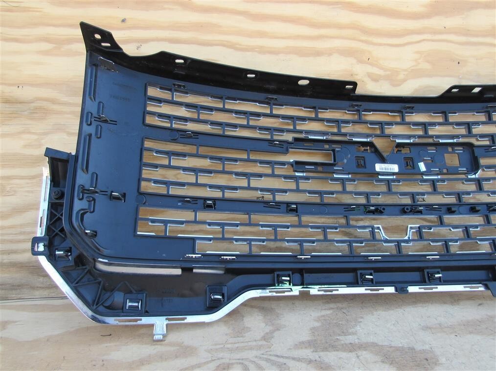 gm 2020 2021 2022 GMC Acadia Denali 84818781 Grille Chrome Grill Used