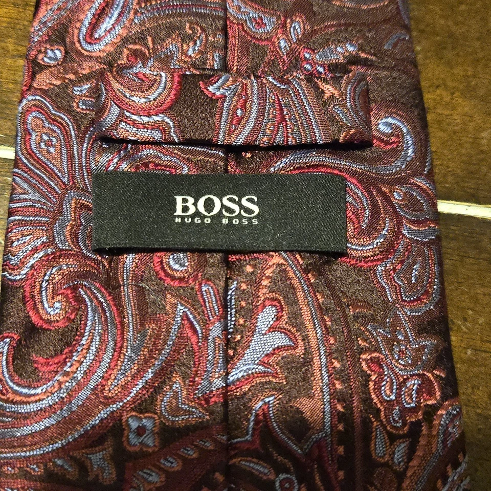 Corbata de cuello 100 % seda Hugo Boss patrón de pañuelo de cachemira hecha en Italia granate Foto 2 de 4