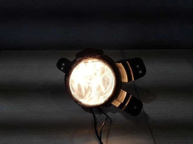 2014 Chevrolet Trax Right Fog Light - Image 2 of 4