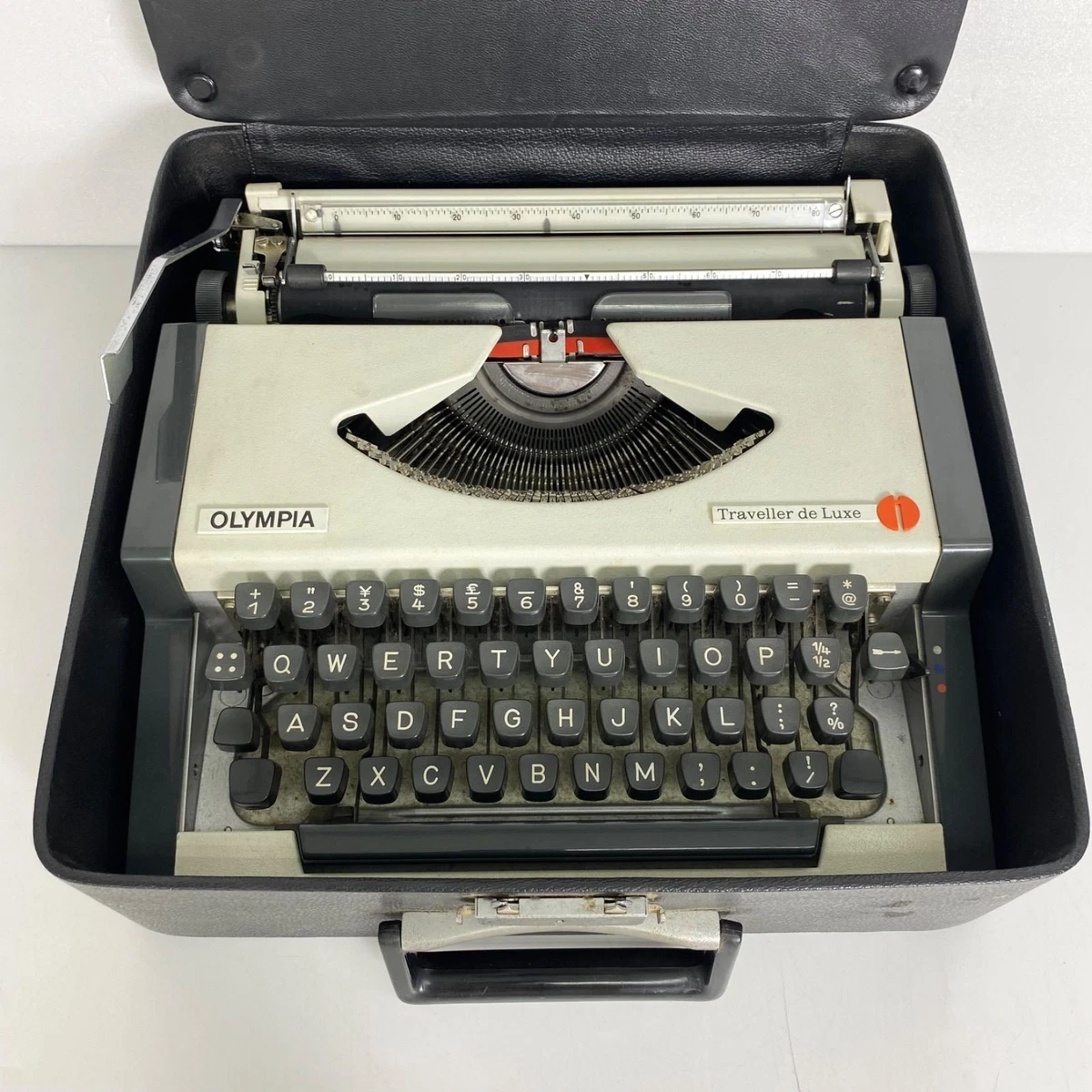 Olympia Traveller Typewriter In Collectible Typewriters for sale
