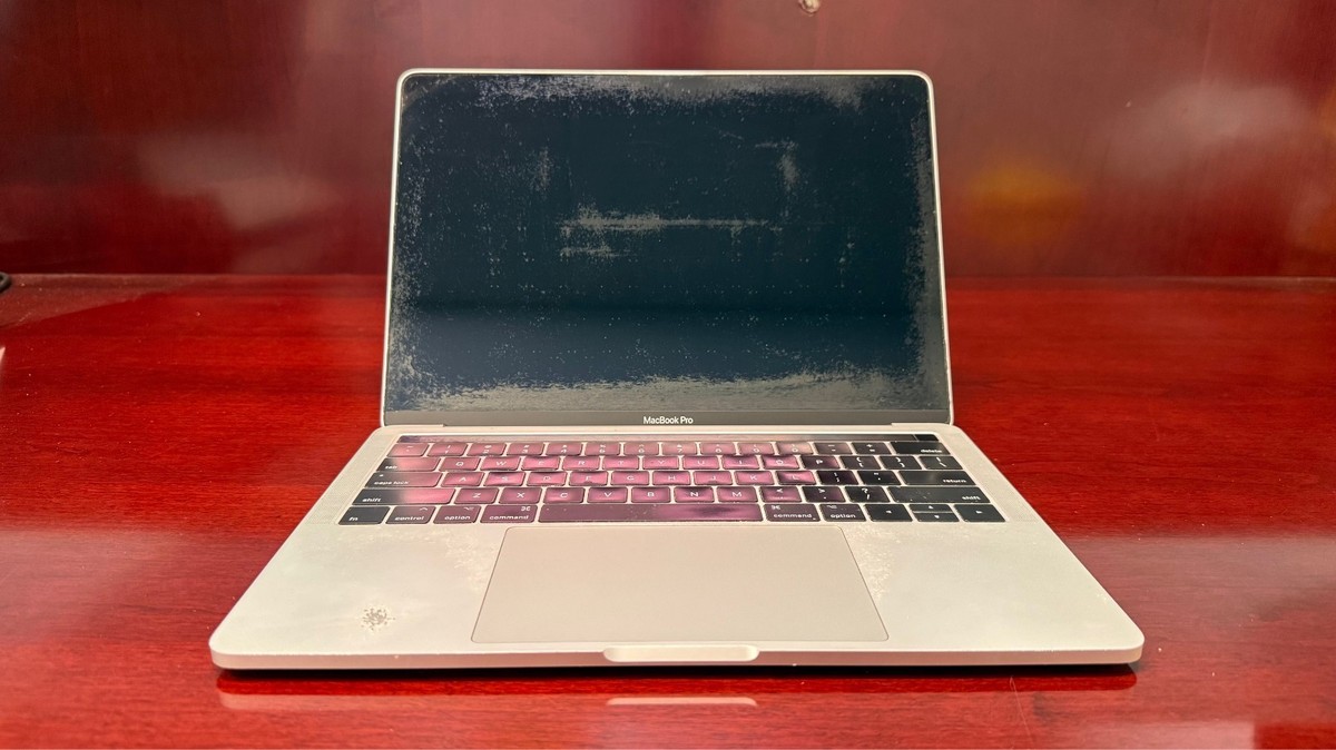 Apple MacBook Pro A1706 シルバー Restored Apple 13.3