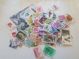 lot de timbres du monde entier