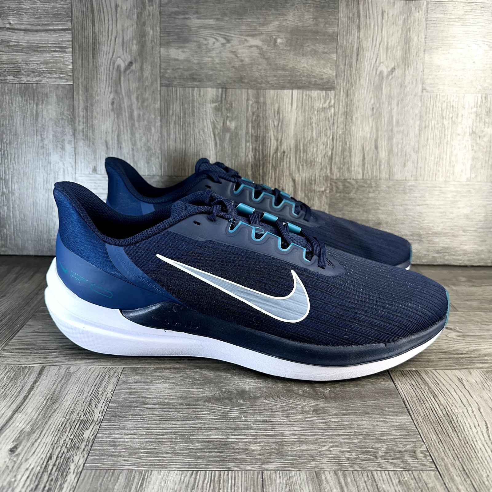 Nike Air Winflo 9 Men's size 13 Obsidian Barely Green Running Shoes DD6203-401