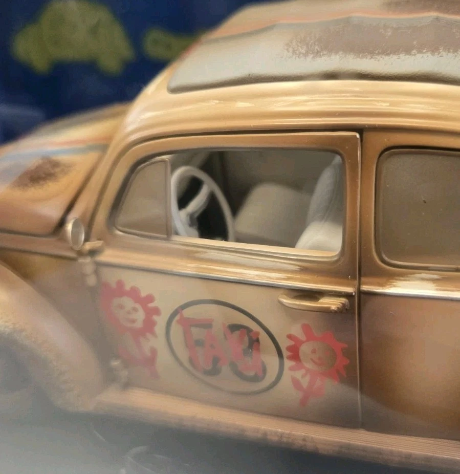 HERBIE GOES BANANAS 1:18 JOHNNY LIGHTNING Disney 2004 - Image 4 of 4