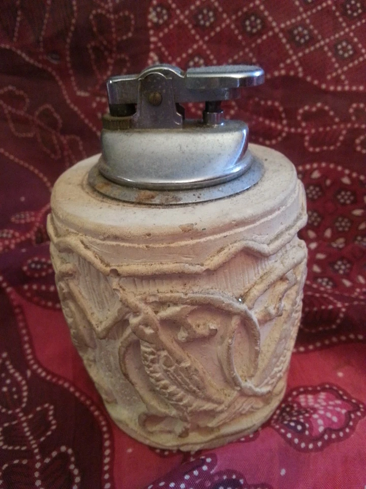 BRIQUET ARTISANAL REALISE PAR UN TAILLEUR DE PIERRE - Photo 1/1