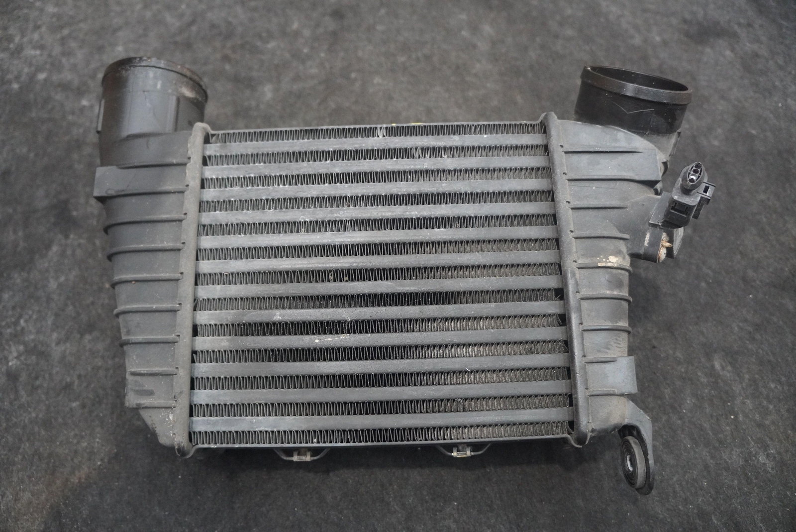 Right Turbo Intercooler Charge Air Cooler 3W0145804A Bentley Continental GT 2005