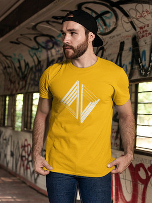 Set of white triangles in hipster style Men's T-shirt
