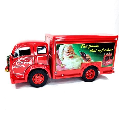 DANBURY MINT 1:24 1950's Coca-Cola Christmas Truck