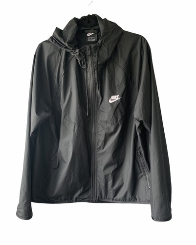 Nike Women's Essential Water-Repellent 