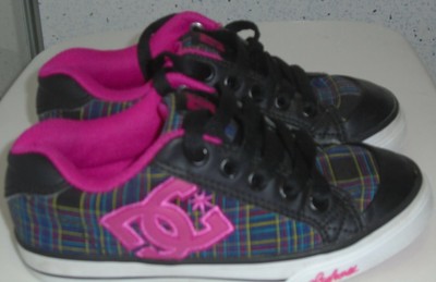 young girls black trainers