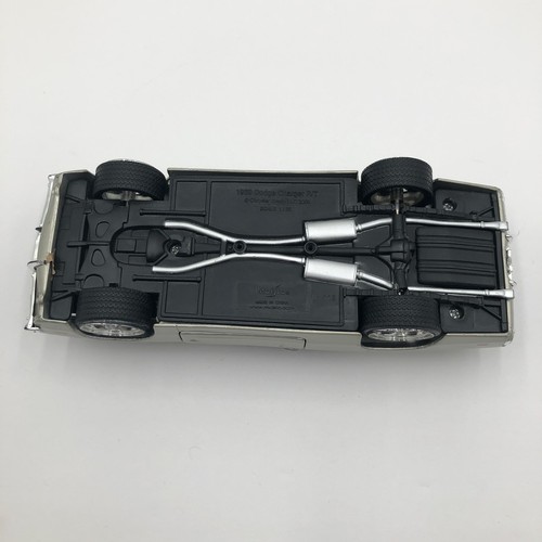 Maisto 1/25 Silver 1969 Dodge Charger R/T Restoration Project Special Edition - Picture 17 of 18