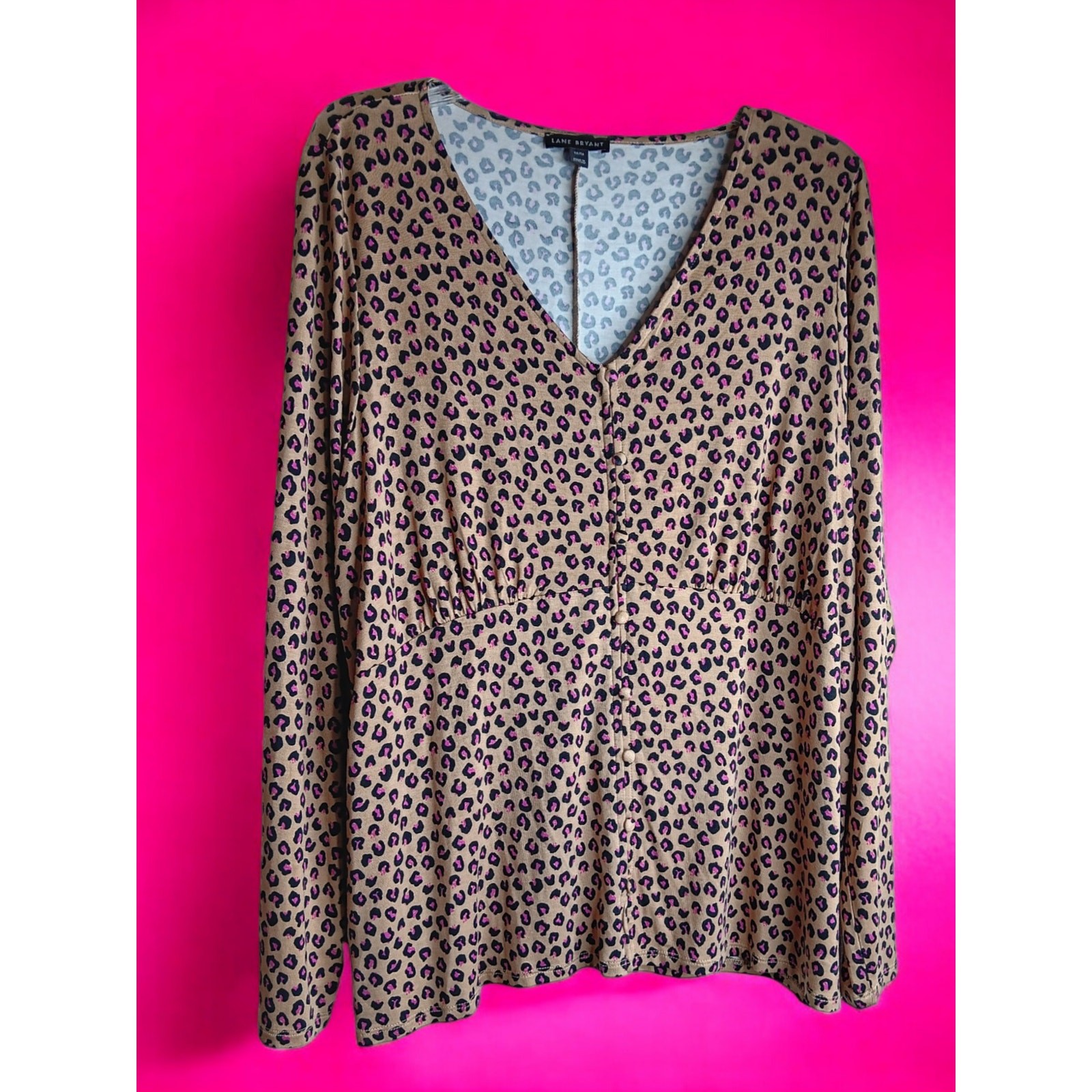 LANE BRYANT Cute Pink Animal Print V-Neck Stretchy Knit Top Blouse Size 14/16