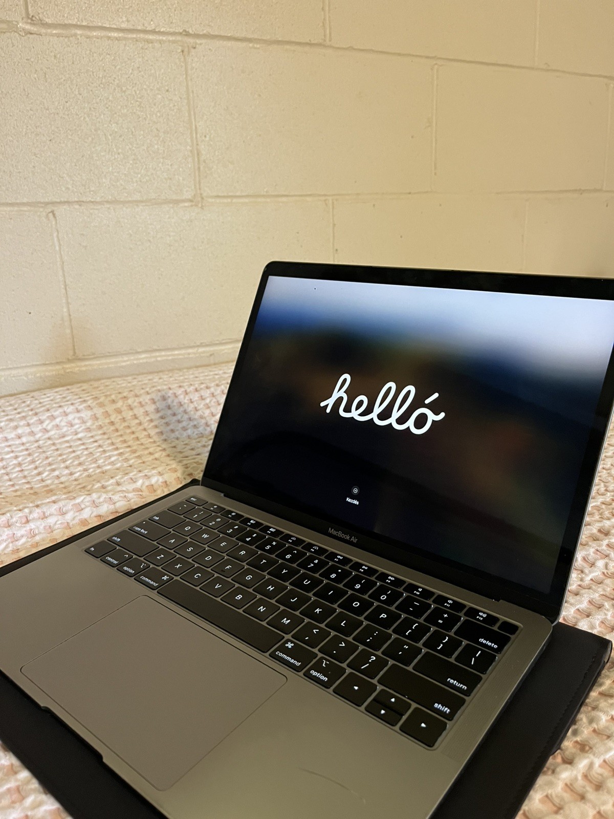 Apple MacBook Air 13-inch 2019 i5 - 8GB - RAM 128GB SSD - macOS