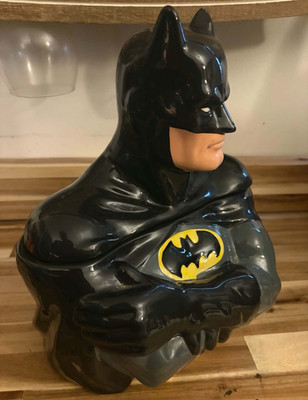 Batman Ceramic limited edition  Porcelain Cookie Jar w/ Lift-Off Lid Black 