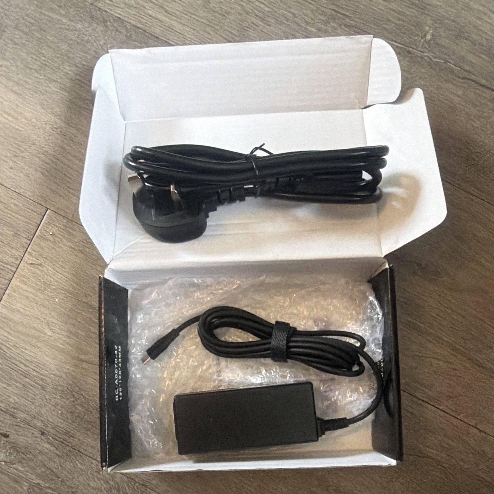 Universal Laptop AC Power Adapter - Universal Model/Product Line, 11OKJ, Black image 3