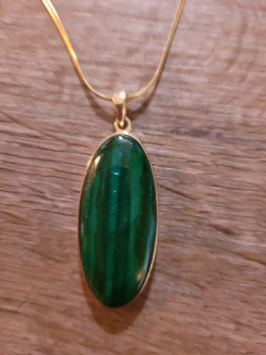 Malichite Pendant Necklace Gold Tone Chain 22 In