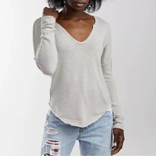 Free People We the Free Oversize Cream V-Neck Long Sleeve Raw Hems Sweater Sz XS