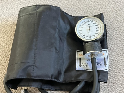 #ad Manual Blood Pressure Sphygmomanometer Upper Arm Analog Monitor Cuff Black $8.90