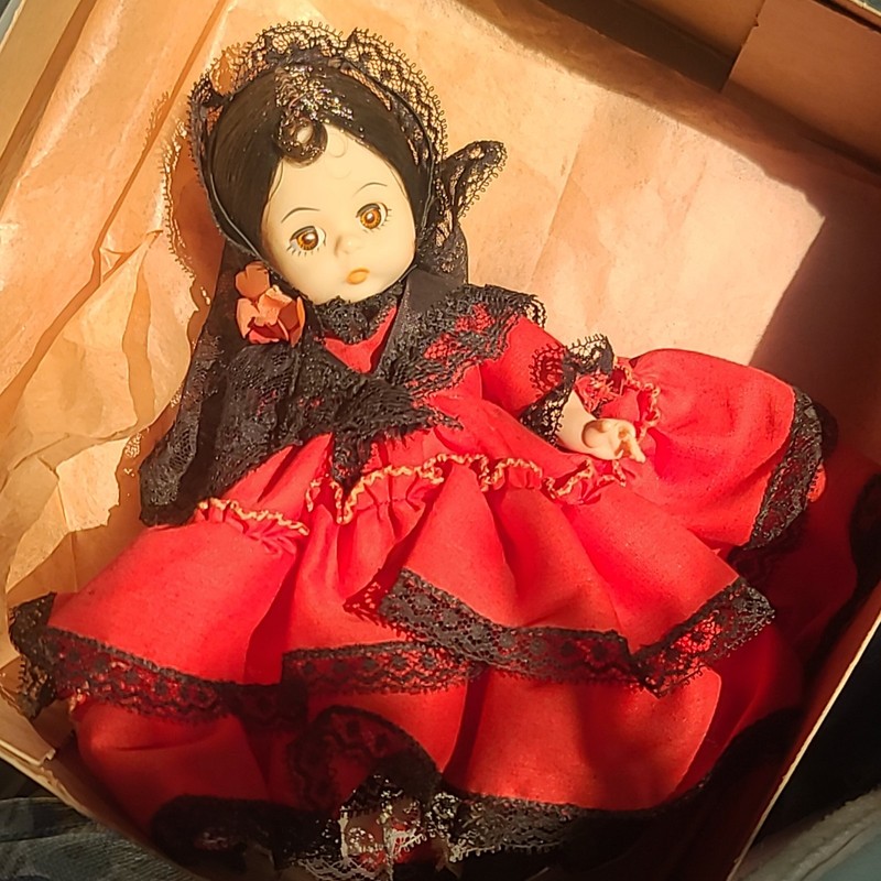 1970's Vintage Madame Alexander 'Spain', #595, original box, 8" doll/ SEE PICS
