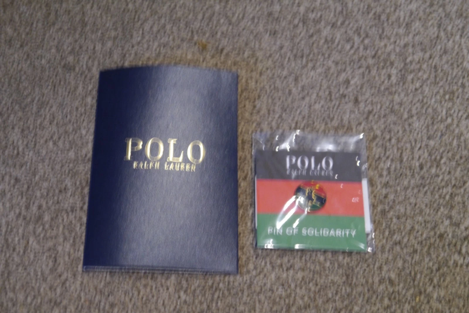 POLO RALPH LAUREN LIMITED EDITION PIN OF SOLIDARITY NEW IN FOLDER ICONIC LOGO