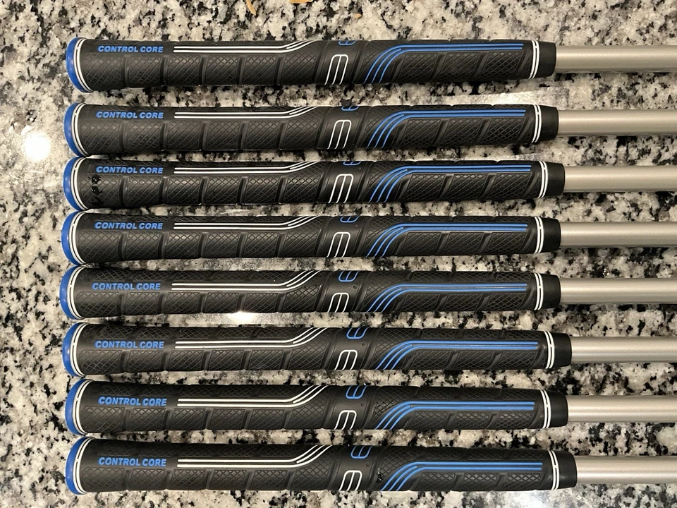 Juego de hierro Cleveland Launcher UHX, CBX para golfista alto. Foto 3 de 4