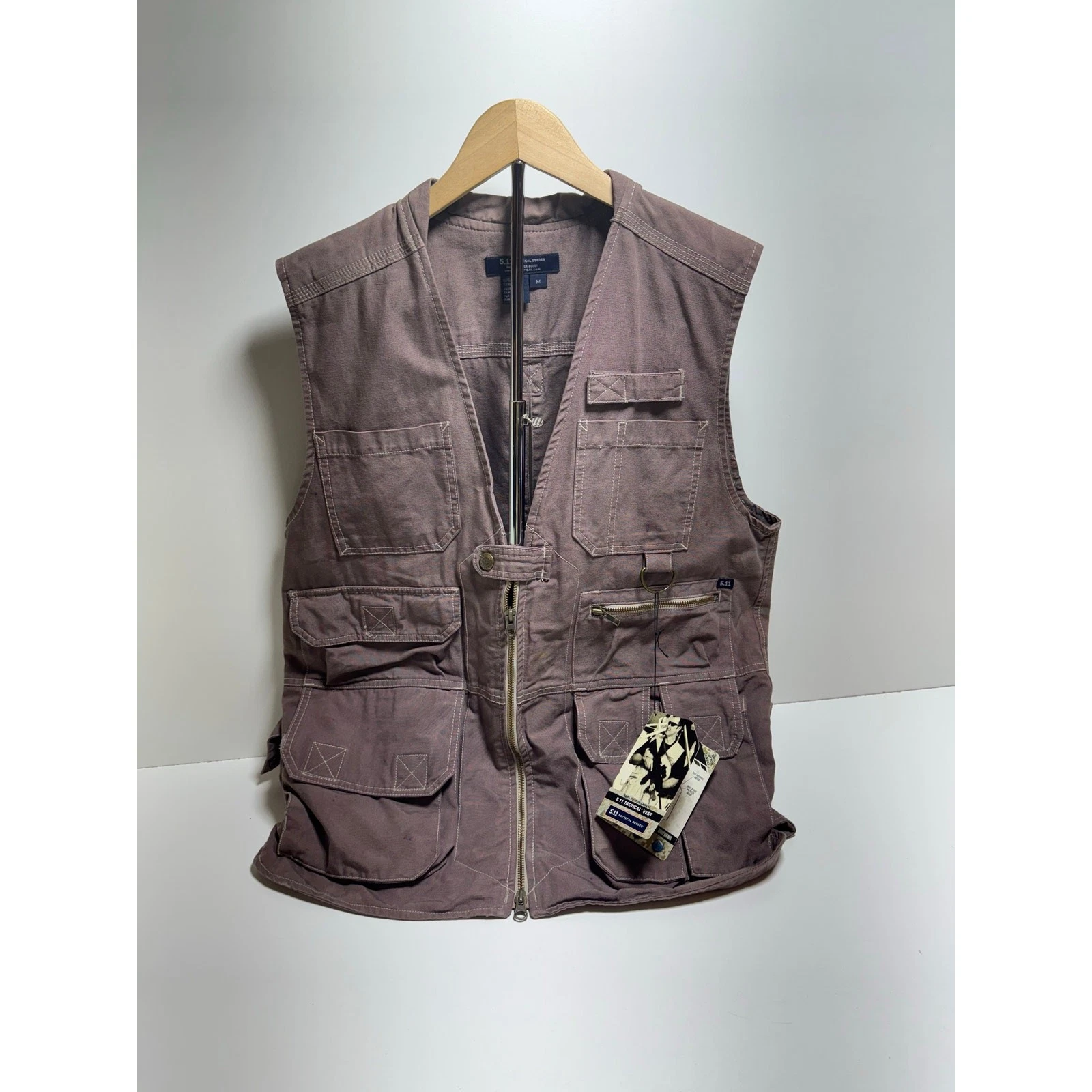 5.11 Tactical Series Vest 80001 Outdoors Utility Men’s Sz M Hunting Conceal FLAW
