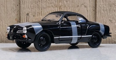 2010 Greenlight 1:18 Scale Black Bandit • 1966 Volkswagen Karmann
