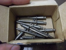 LOT OF 10 UNBRANDED CHECCPQ64 STAINLESS RIVETS 3/16" 1/4" GRIP 306-2 