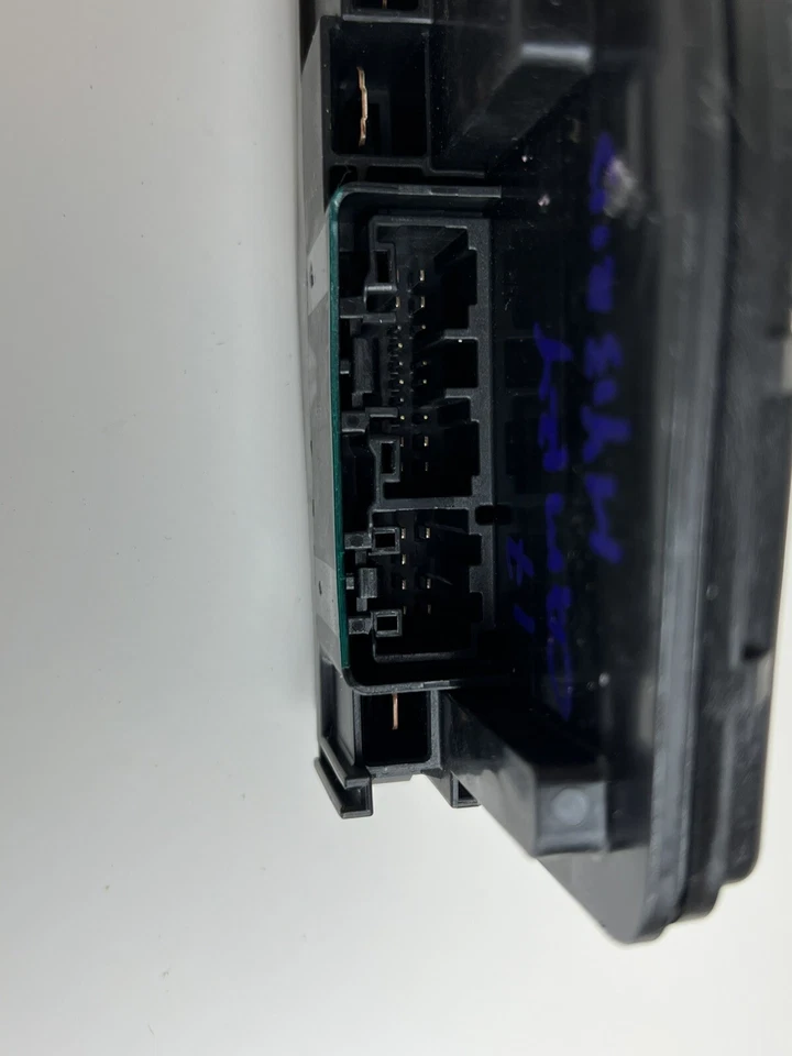 Toyota Camry 2017 híbrido sala de motores unión 82720-06151 OEM Foto 4 de 4