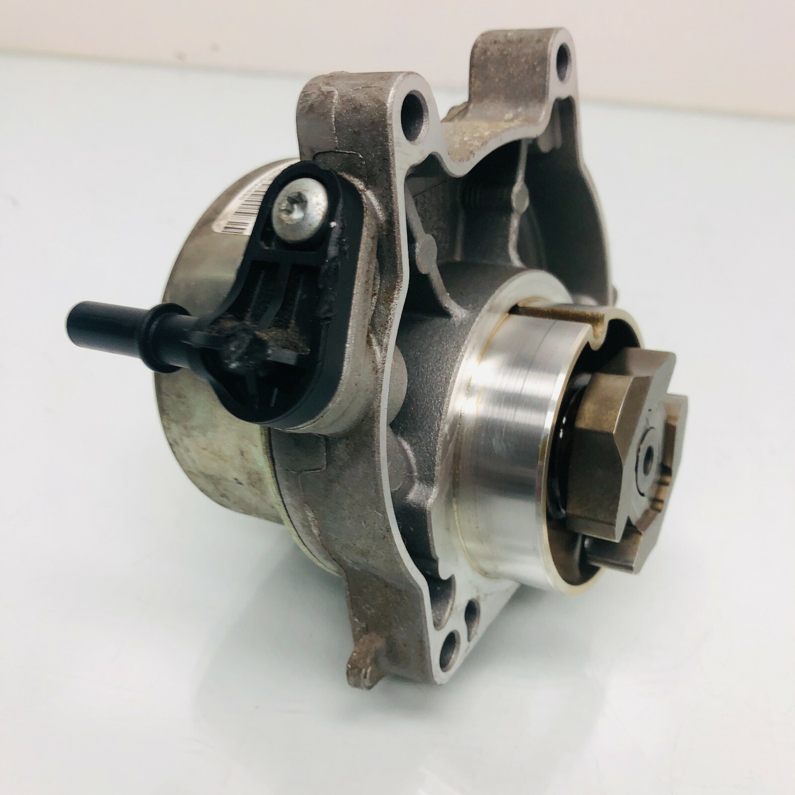 2014 - 2017 Maserati Ghibli Engine Vacuum Pump 291642