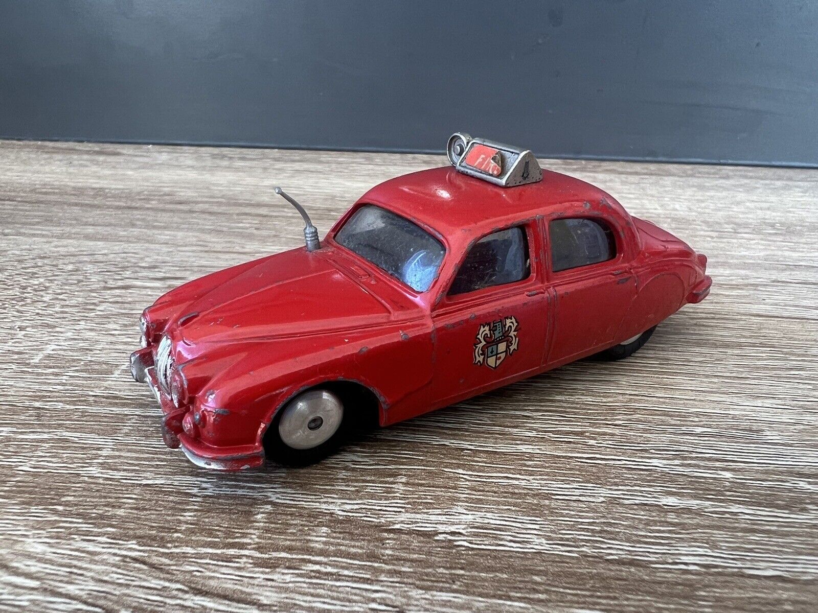 CORGI NO.213 JAGUAR 2＋4 FIRE SERVICE CAR-