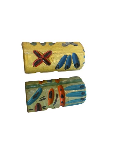 Vintage Wood Carved Folk Art Green Colorful Native American Salt & Pepper Shaker - Picture 2 of 8
