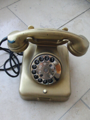 VINTAGE BAKELITE TELEPHONE W48, Dial, Post Office in Gold, Decoration Only